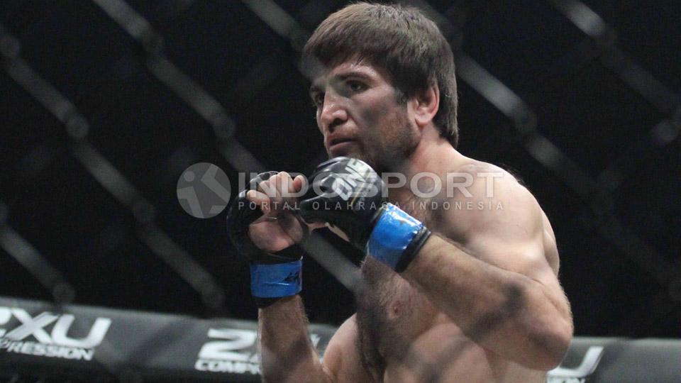 Marat Gafurov berhasil menang dengan submission dalam pertarungan melawan Martin Nguyen.